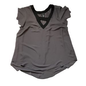 TORRID Plus Sz 0 Chiffon Flutter Sleeve Blouse V-Neck Sleeveless Gray Black